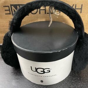 UGG Black sheepskin Bluetooth Wireless Earmuffs